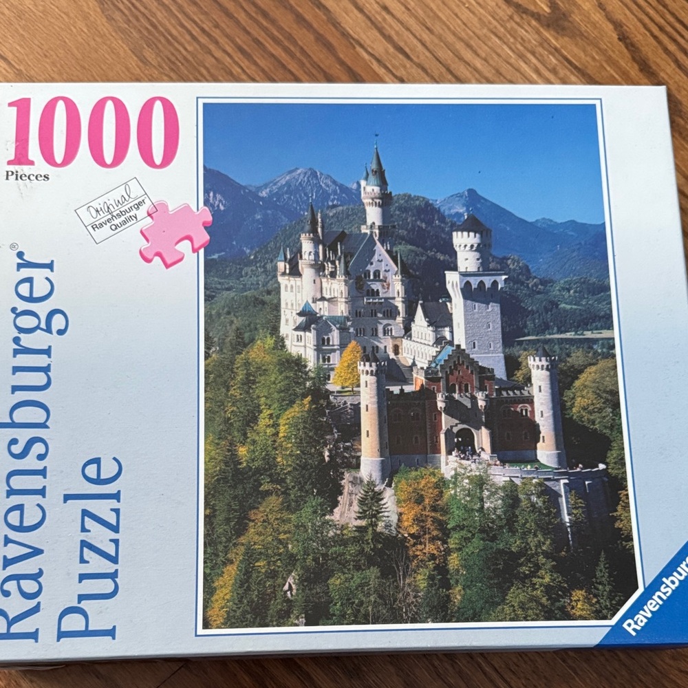 Ravensburger 1000 piece puzzle - Sunny Neuschwanstein castle